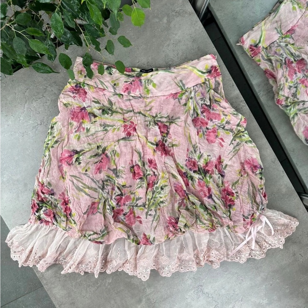 Mariella Burani Floral Pink Mini Skirt with Lace Trim